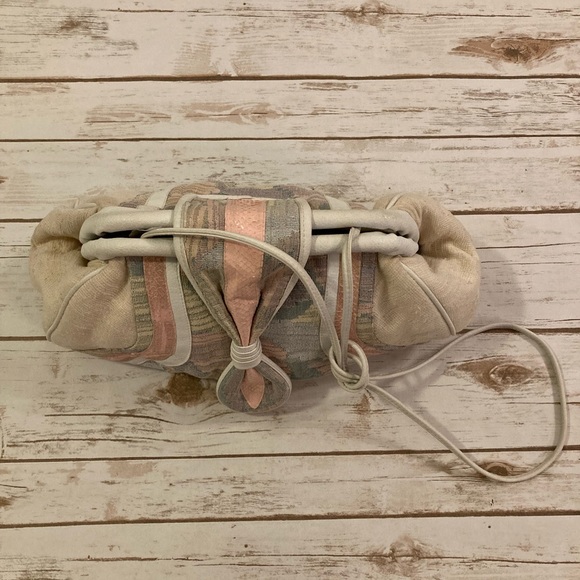 Vintage Bags By Sylvia Crossbody - Picture 5 of 16